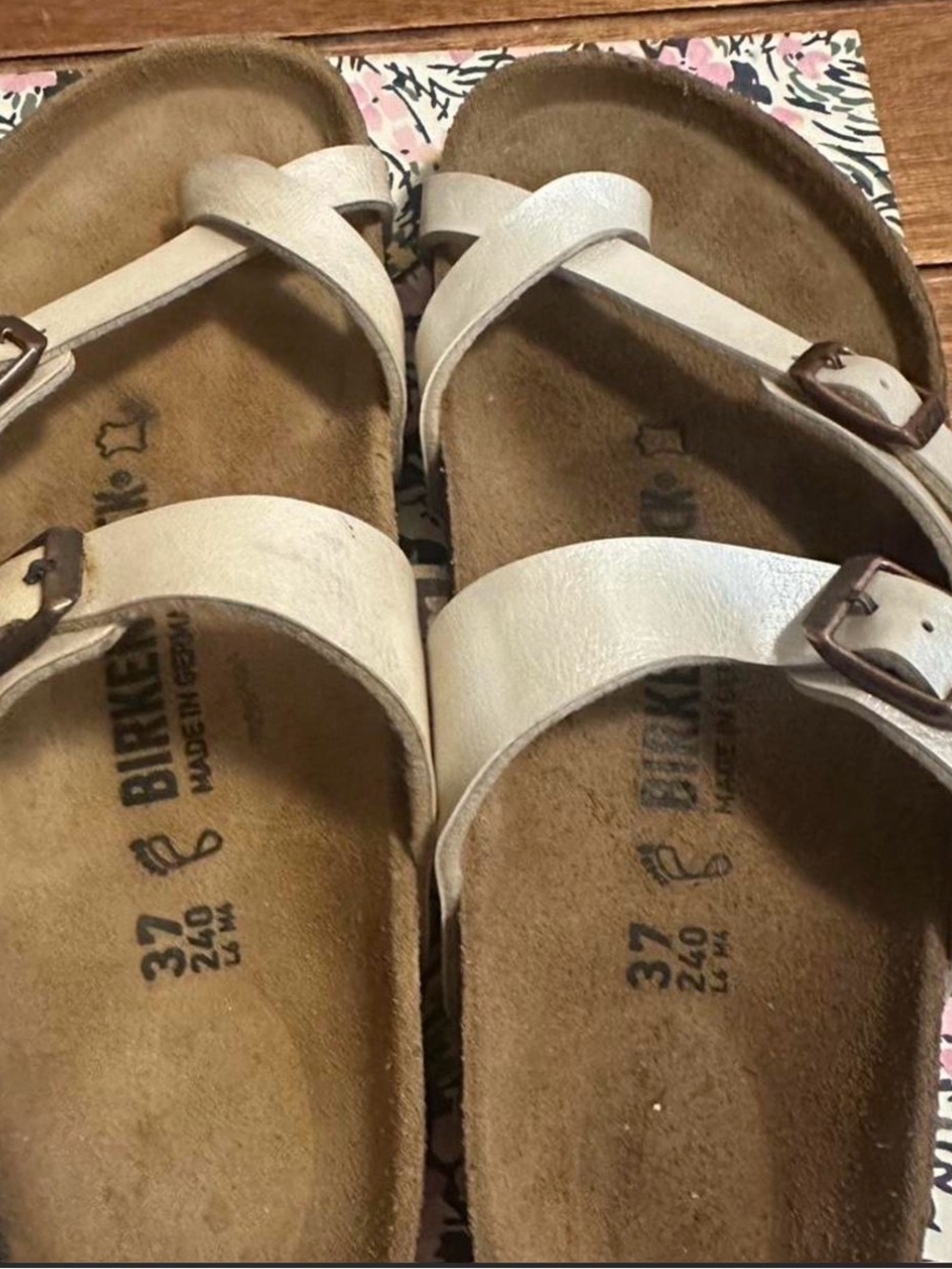 Birkenstock Women's Cream Leather Buckle Sandals